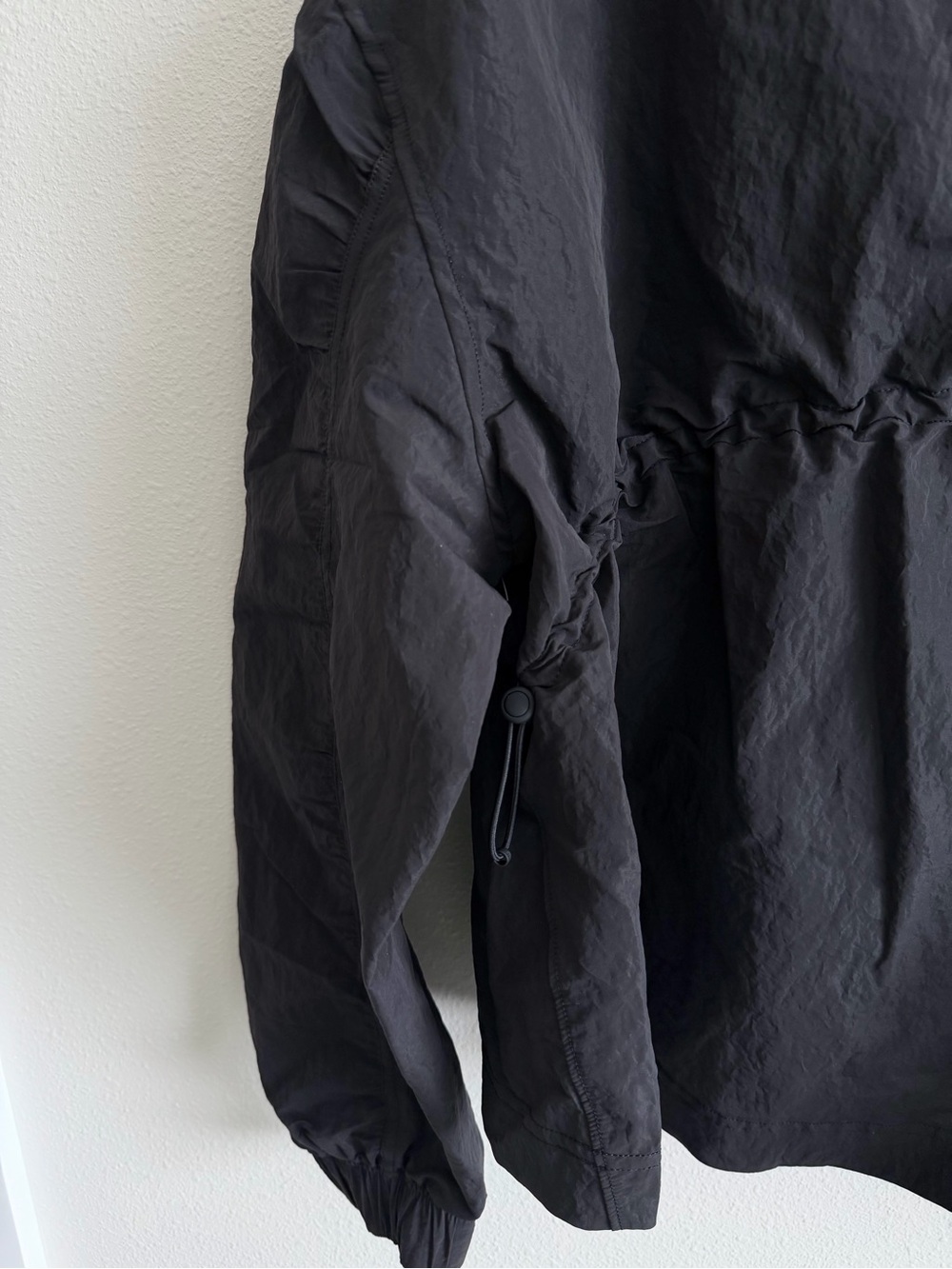 Lululemon Crinkle Nylon Cinchable Jacket Size Small - Picture 8 of 10